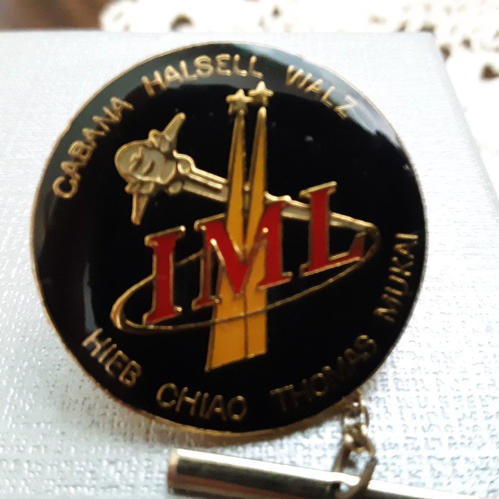 Nasa Space Shuttle - Cabana Halsell Walz Hieb Chiao Thomas Mukai - Lapel Pin!